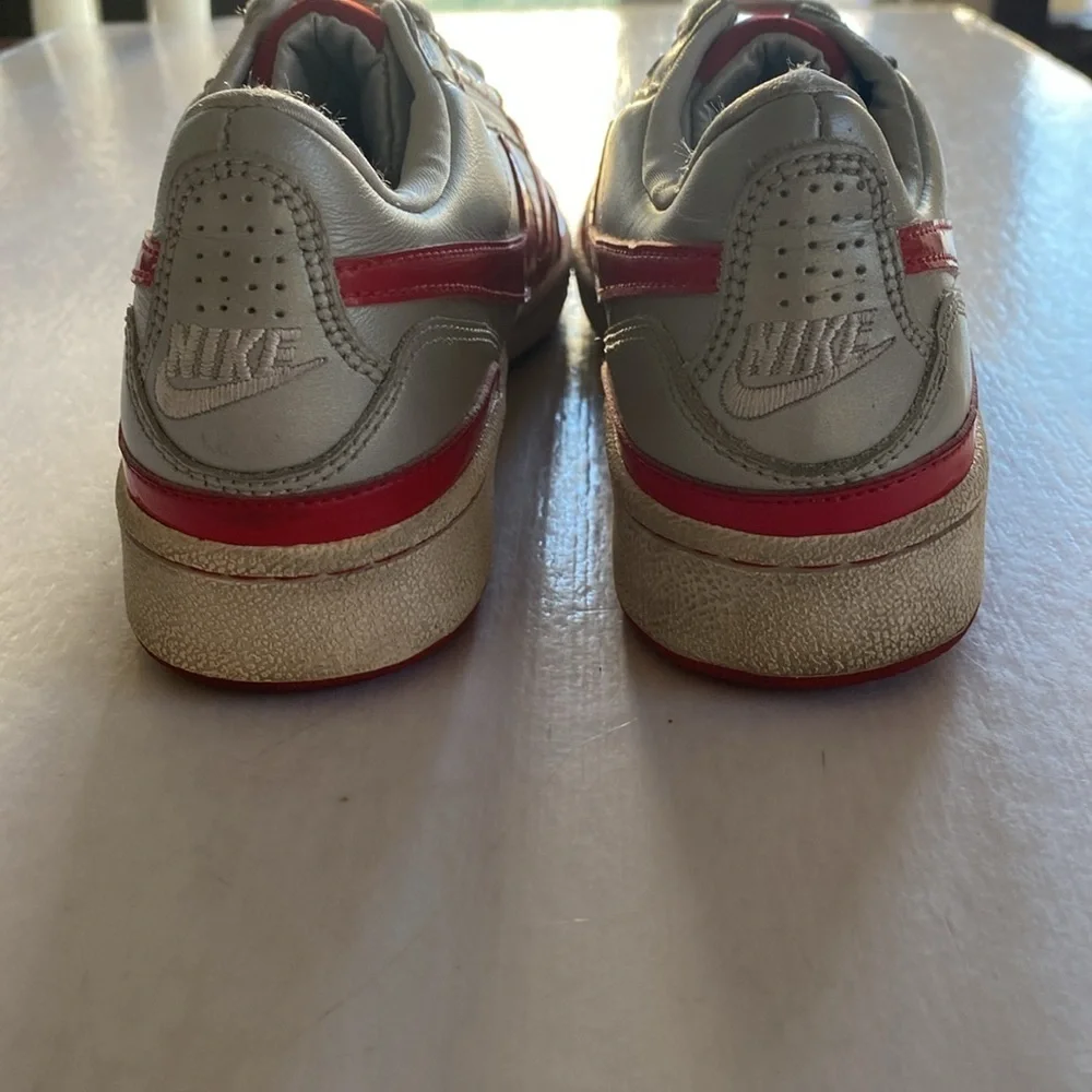 Nike Women’s 2007 Red and Gray Sneakers 316587-061 Size 7.5